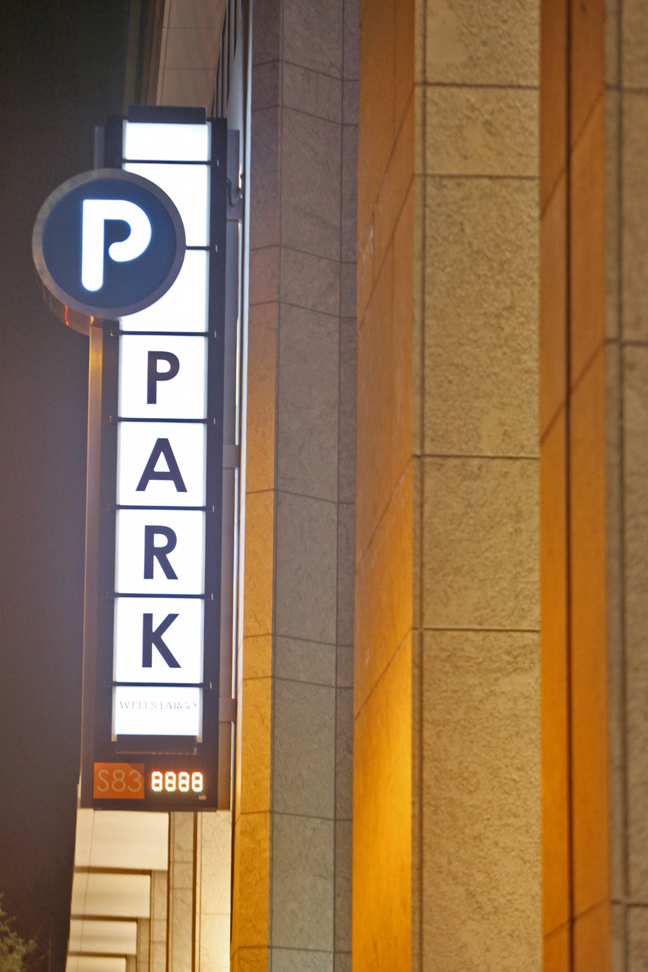 WFCC_ParkSignNight